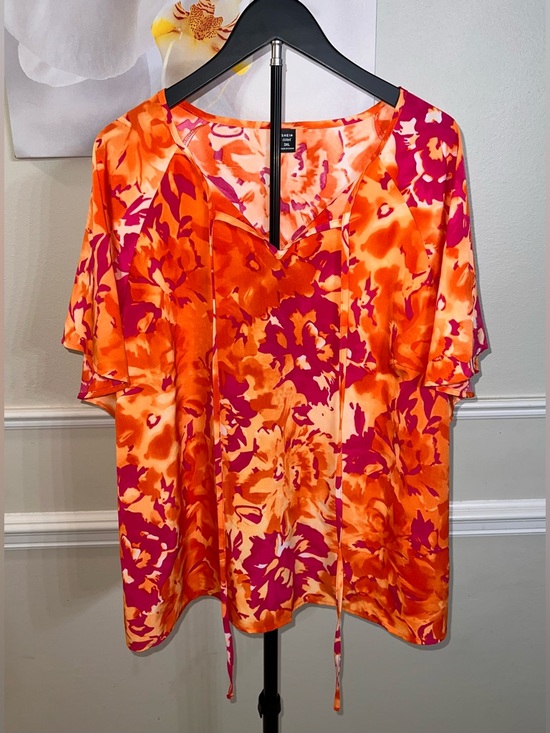 SHEIN Tops - Women’s Vibrant Abstract Floral Print Tie-Neck Short Sleeve Blouse! Size 3XL.